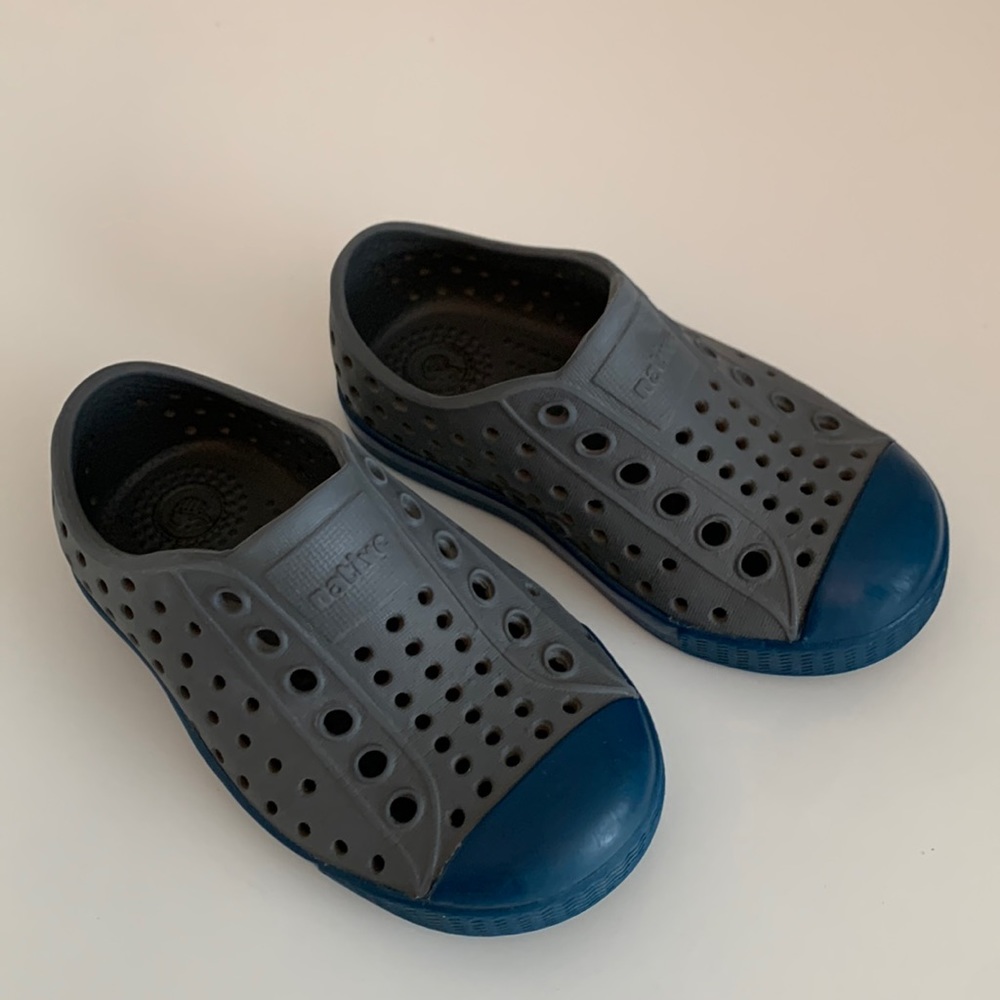 Native Kids Sneakers in Gray and Blue